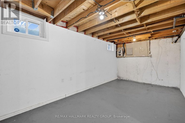 29254811/3219-stockton-drive/blossom-parkkemp-parkfindlay-creek/ottawa/ontario/K1T1S3_35