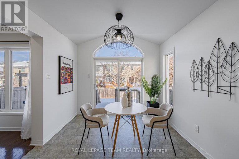 29363921/313-bryarton-street/chapel-hill/ottawa/ontario/K1C7R5_19