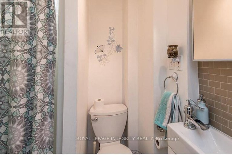 29010809/521-chapel-street/sandy-hill/ottawa/ontario/K1N8A1_11