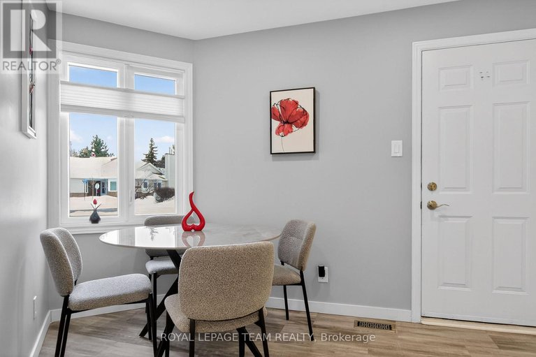 29366055/20-river-oaks-court/stittsville-central/ottawa/ontario/K2S1L3_25