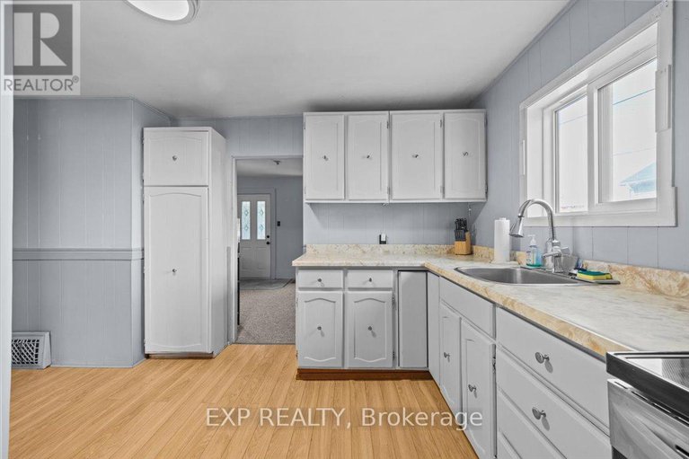 29246860/377-lisgar-avenue/renfrew/renfrew/ontario/K7V3N3_11