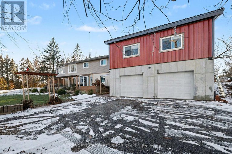 29142676/6070-fourth-line-road/rideau-twp-w-of-hwy-16-north-of-reg-rd-6/ottawa/ontario/K0A2T0_25