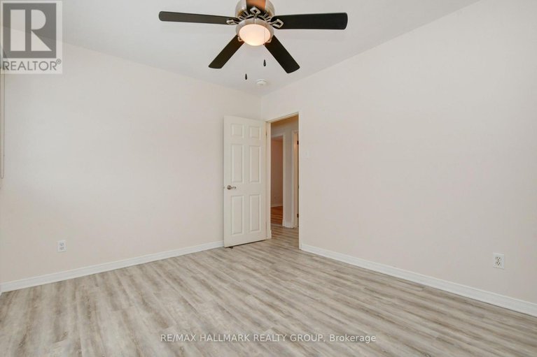 29245536/2223-martha-avenue/hawthorne-meadows/ottawa/ontario/K1G1K8_15