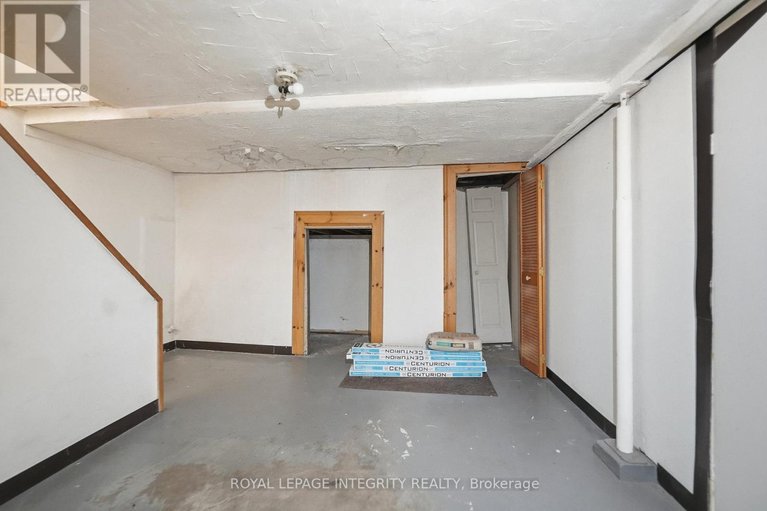 29652351/754-cummings-avenue/castle-heightsrideau-high/ottawa/ontario/K1K2L1_25