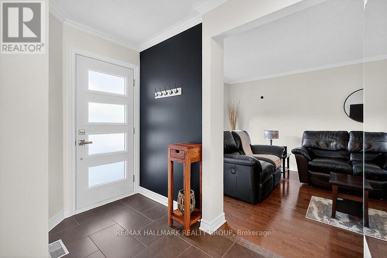 29008692/1915-orchardview-avenue/fallingbrookgardenway-south/ottawa/ontario/K4A3H1_3