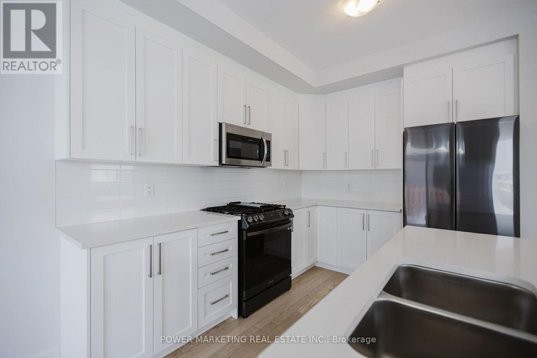 29612750/339-blossom-pass-terrace/avalon-east/ottawa/ontario/K4A5P2_13