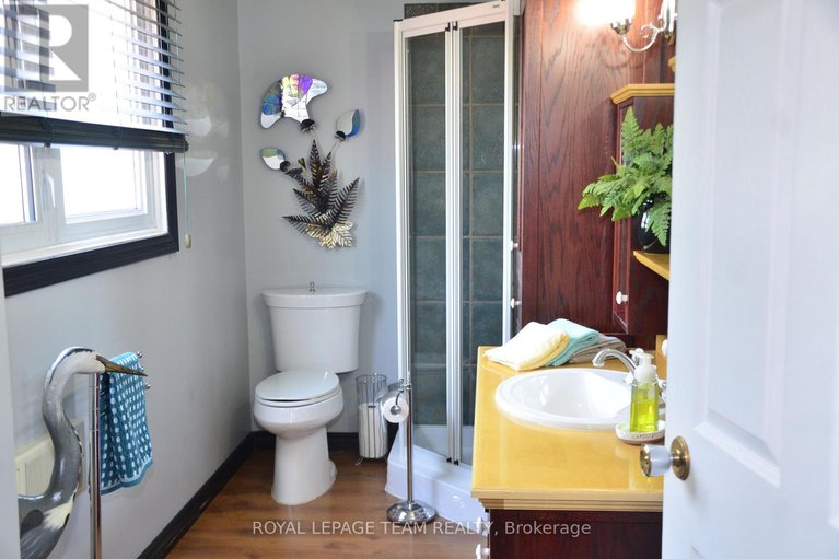 28426387/4951-hwy-31-bank-street-n/south-dundas-williamsburgh-twp/south-dundas/ontario/K0C2H0_24