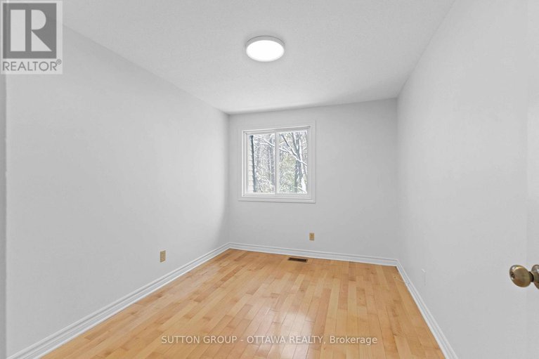 29094493/131-renova-avenue/riverview-park/ottawa/ontario/K1G4C7_14