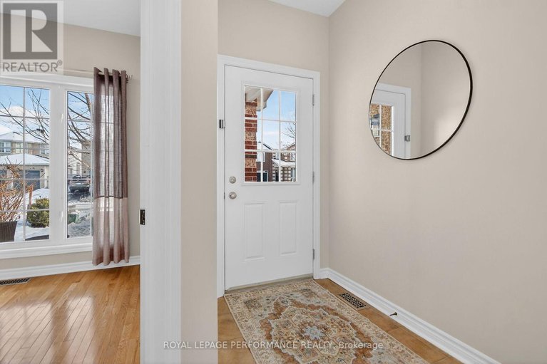 29164946/1910-schroeder-crescent/springridgeeast-village/ottawa/ontario/K4A4P8_4