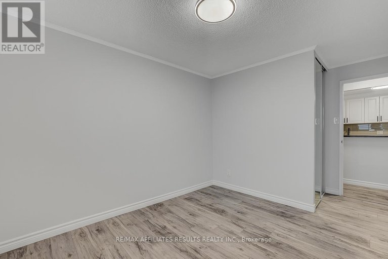 29621627/1609-415-greenview-avenue/britannia/ottawa/ontario/K2B8G5_27