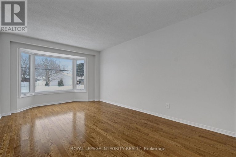 29232171/2177-lenester-avenue/mckellar-heightsglabar-park/ottawa/ontario/K2A4A9_7