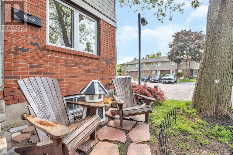 28418354/92-1643-du-sommet-place/chateauneuf/ottawa/ontario/K1C4Z9_5