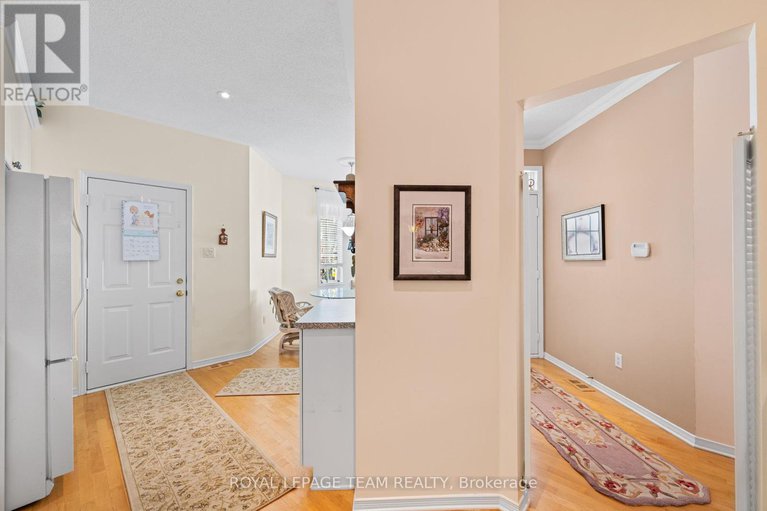 28475443/25-trump-avenue/central-park/ottawa/ontario/K2C4A7_13