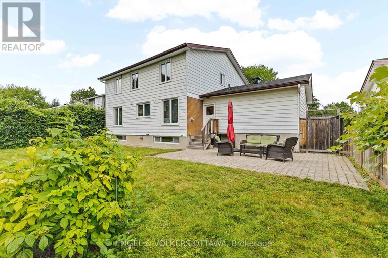 28814595/97-queensline-drive/bruce-farmgraham-parkqualicumbellands/ottawa/ontario/K2H7J6_32