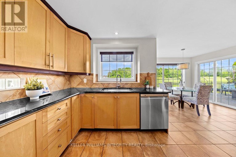 28490168/16-blackshire-circle/stonebridge/ottawa/ontario/K2J5L8_22