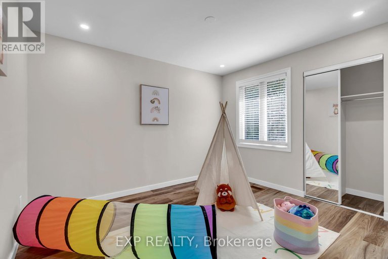 28458465/12-bayside-private/mooneys-bayriverside-park/ottawa/ontario/K1V9R3_19