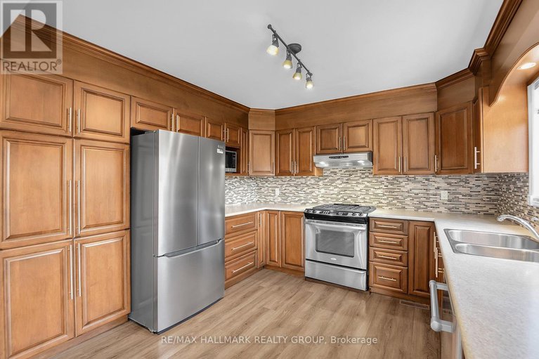 28989658/1743-silver-bark-avenue/orleanssunridge/ottawa/ontario/K1C7A8_13