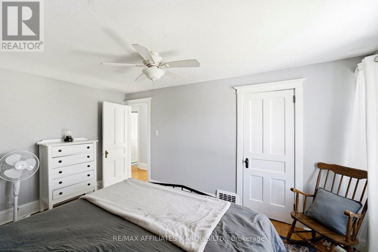 29365860/14-spring-street/maxville/north-glengarry/ontario/K0C1T0_23