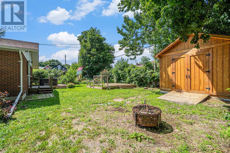 28468719/6-strathcona-street/smiths-falls/smiths-falls/ontario/K7A1V5_28