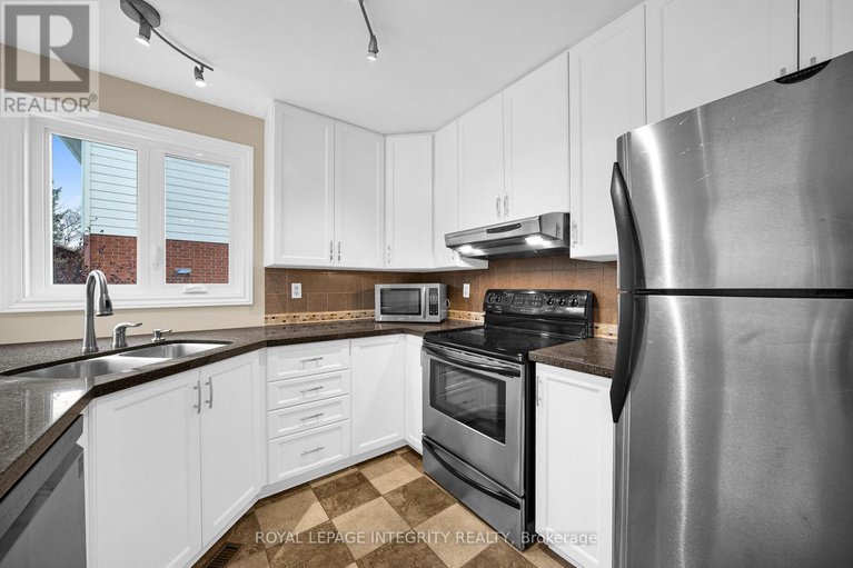 29118675/234-walden-drive/beaverbrook/ottawa/ontario/K2K2M3_22