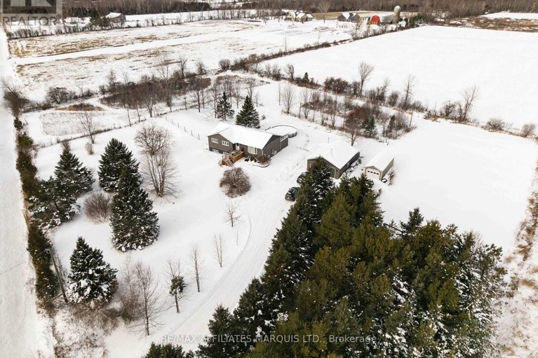 29189101/4239-county-rd-11-road/south-stormont-osnabruck-twp/south-stormont/ontario/K7R3L2_1