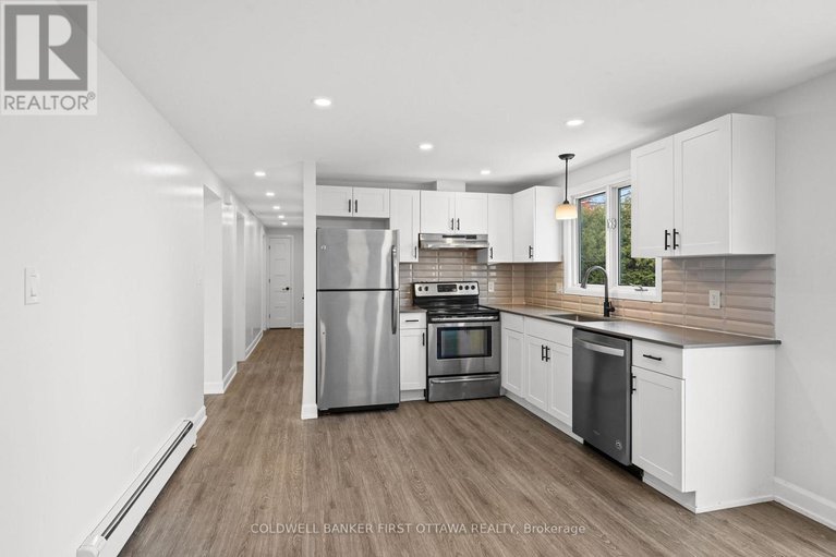 29157123/351-amiens-street/bilberry-creekqueenswood-heights/ottawa/ontario/K1E1P1_8