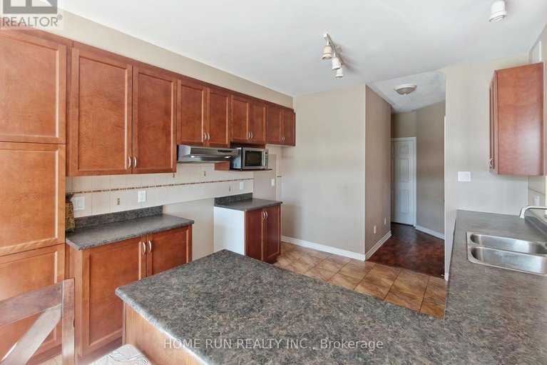 29419101/75-polo-lane/emerald-meadowstrailwest/ottawa/ontario/K2M2Y4_5