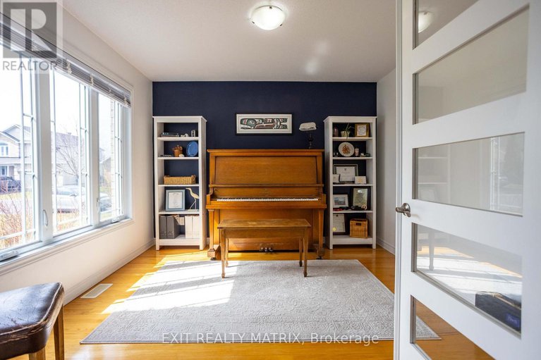 28492201/228-olde-towne-avenue/village-of-russell/russell/ontario/K4R0B3_5