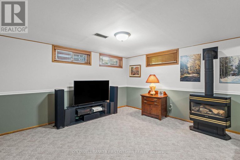 28466131/2024-corry-street/elmvale-acres/ottawa/ontario/K1G2M5_27