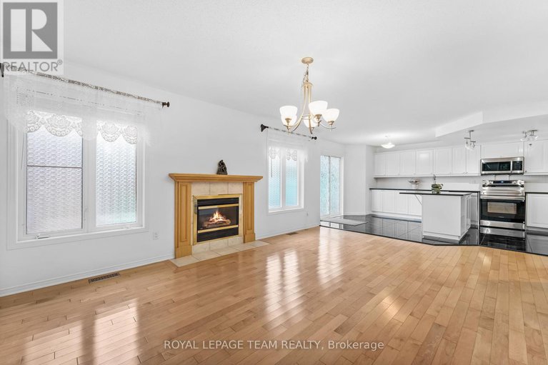 28771341/18-oakham-ridge/morgans-grantsouth-march/ottawa/ontario/K2K3B3_15