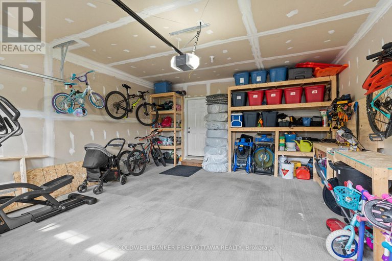 28450240/10-racemose-street/half-moon-bay/ottawa/ontario/K2J6Z9_39