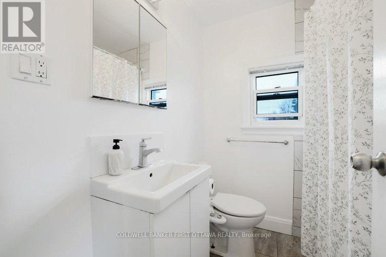 29612748/968-gladstone-avenue/hintonburg/ottawa/ontario/K1Y3E7_23