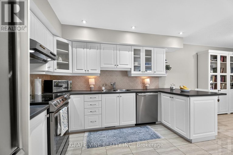 28705386/21-fieldberry-private/stonebridge/ottawa/ontario/K2J5E8_8