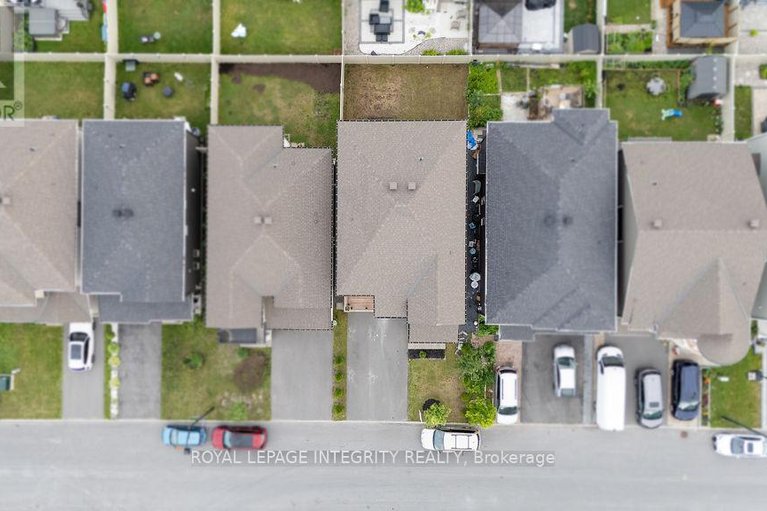 28613041/405-aphelion-crescent/half-moon-bay/ottawa/ontario/K2J6N6_46