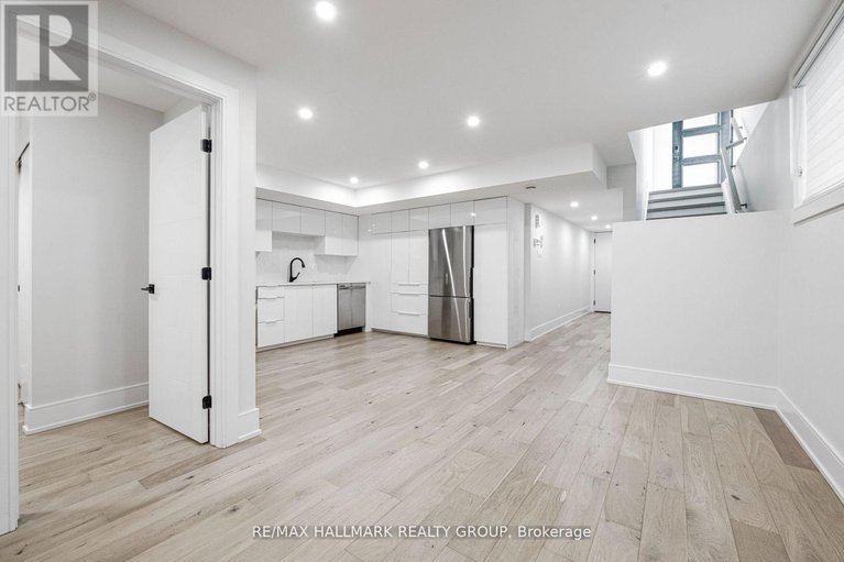 28666253/185-carleton-avenue/ottawa-westtunneys-pasture/ottawa/ontario/K1Y0J5_45