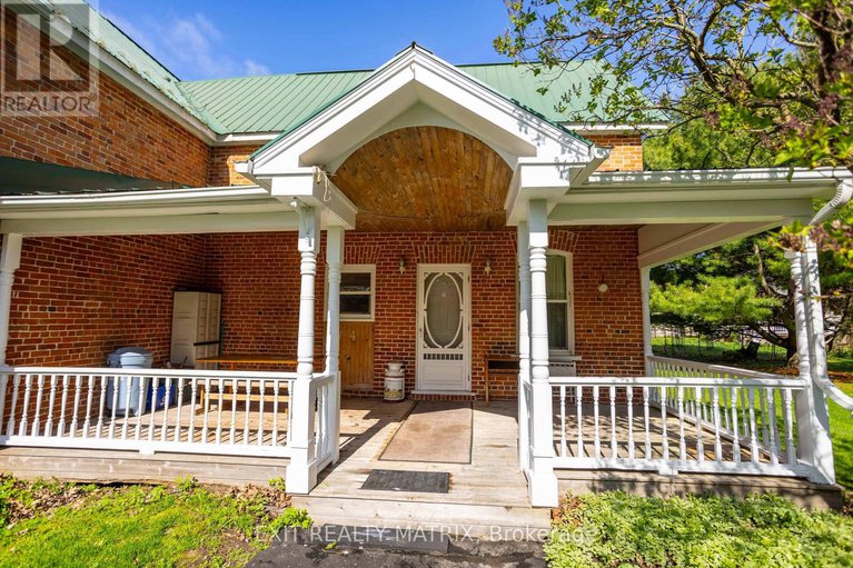 28439324/74-craig-street/village-of-russell/russell/ontario/K4R1A2_8