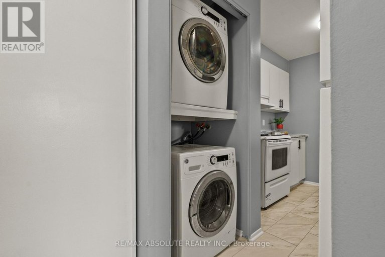 29671420/415-216-viewmount-drive/borden-farmstewart-farmcarleton-heightsparkwood-hills/ottawa/ontario/K2E7X4_18