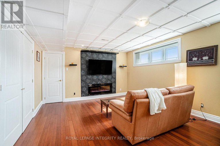 29409761/55-rowan-drive/morrisburg/south-dundas/ontario/K0C1X0_18