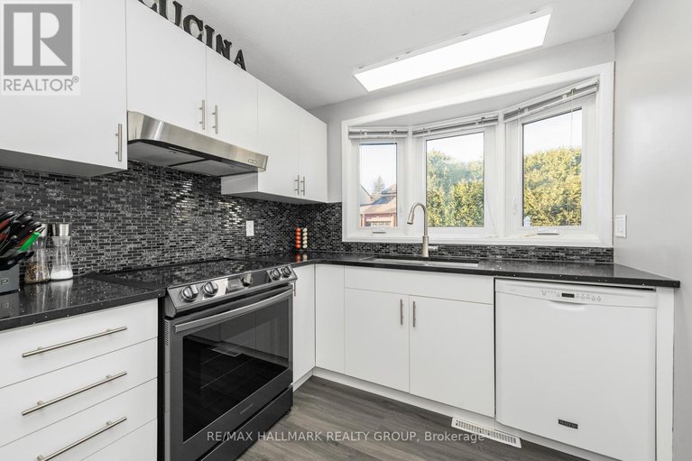 29126203/1803-lamoureux-drive/queenswood-heights-south/ottawa/ontario/K1E2H3_9