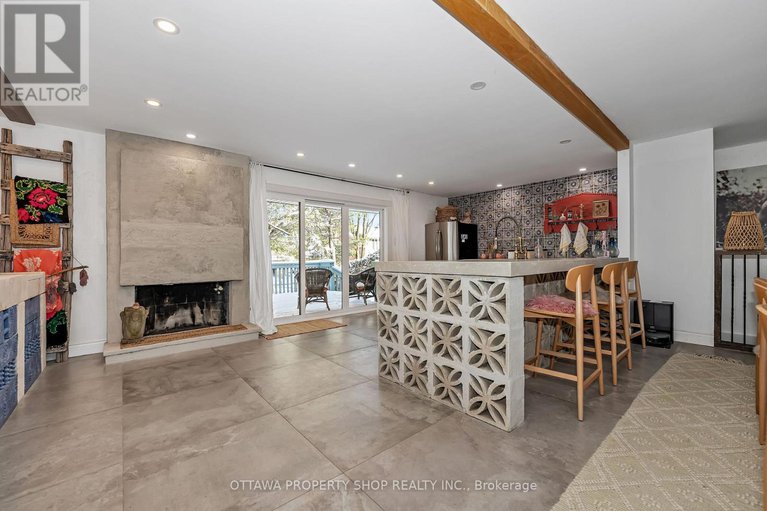 29406769/33-rutherford-crescent/beaverbrook/ottawa/ontario/K2K1N1_16