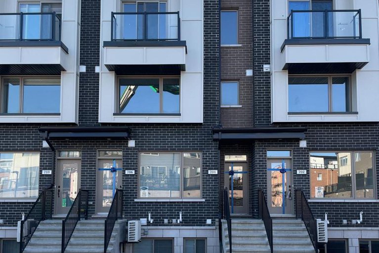 28326842/18-704-kizis-private/cfb-rockcliffe-and-area/ottawa/ontario/K1K5A4_1