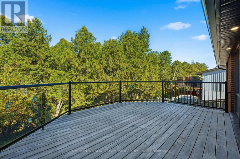 29155017/33-commanche-drive/city-viewskylinefisher-heightsparkwood-hills/ottawa/ontario/K2E6E8_12