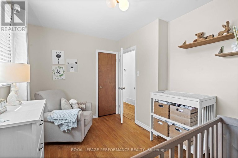 28965261/2219-audrey-avenue/hawthorne-meadows/ottawa/ontario/K1G1L3_17
