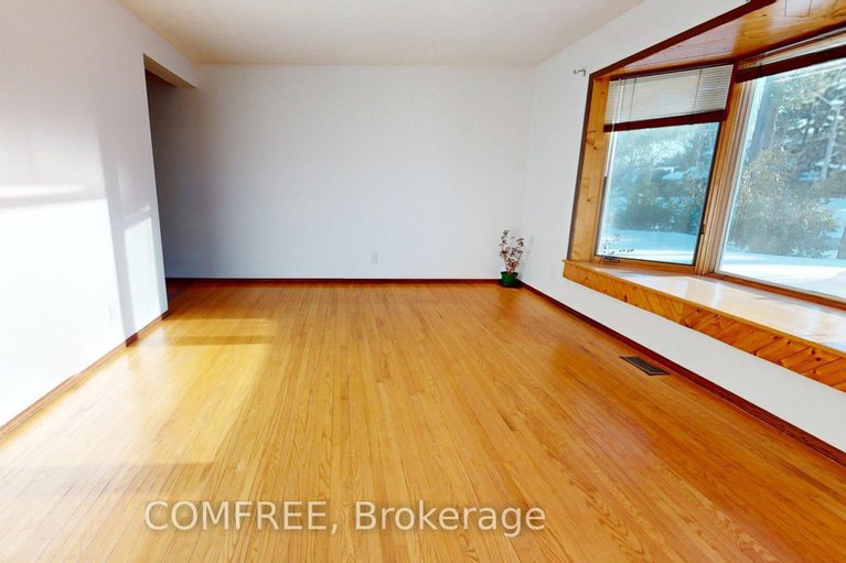 29409348/146-old-colony-road/glencairnhazeldean/ottawa/ontario/K2L1M4_9