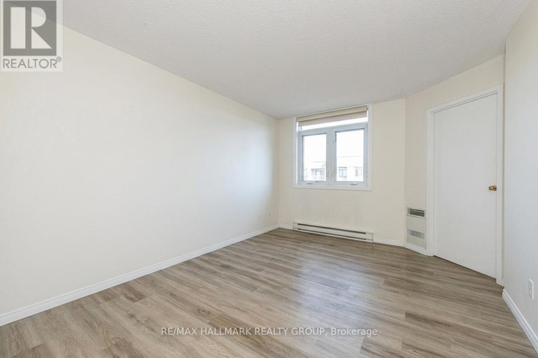 29437615/1009-1025-grenon-avenue/fairfield-heights/ottawa/ontario/K2B8S5_19