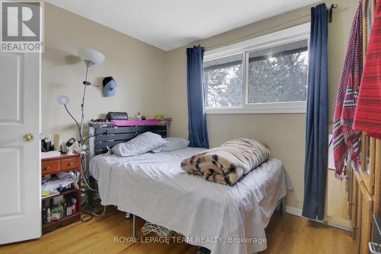 28494304/52-bowhill-avenue/borden-farmstewart-farmcarleton-heightsparkwood-hills/ottawa/ontario/K2E6S7_31