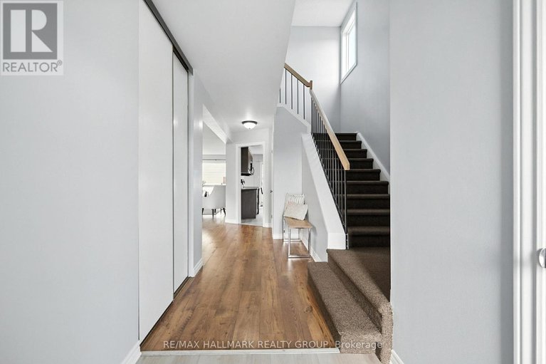28804580/55-fair-oaks-crescent/craig-henrywoodvale/ottawa/ontario/K2G4W3_3