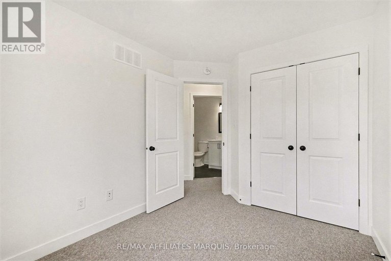 29154081/44-whitcomb-crescent/smiths-falls/smiths-falls/ontario/K7A0C0_22