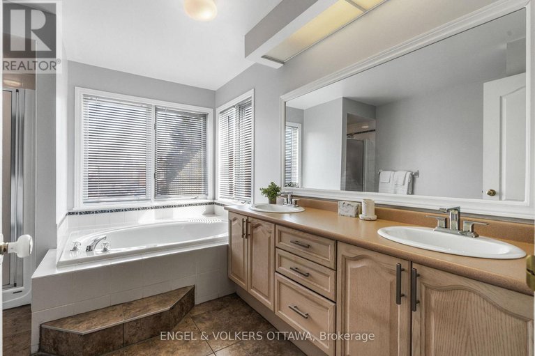 29678432/17-hunterswood-crescent/hunt-club-park/ottawa/ontario/K1G5V1_26