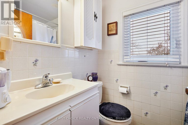 29205327/1366-kingston-avenue/carlington/ottawa/ontario/K1Z8L2_23